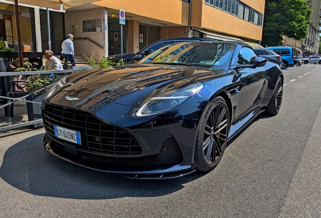 Aston Martin DB12 Volante