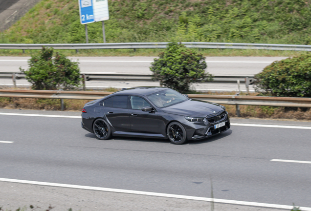 BMW M5 G90