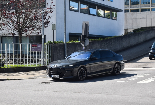 BMW M760e xDrive