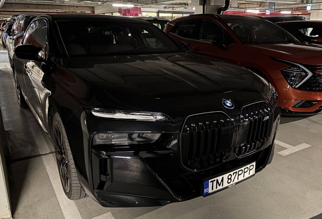 BMW M760e xDrive