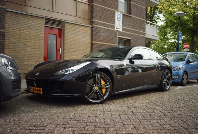 Ferrari GTC4Lusso