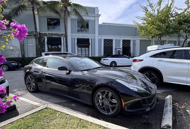 Ferrari GTC4Lusso T