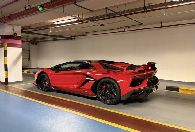 Lamborghini Aventador LP770-4 SVJ Roadster