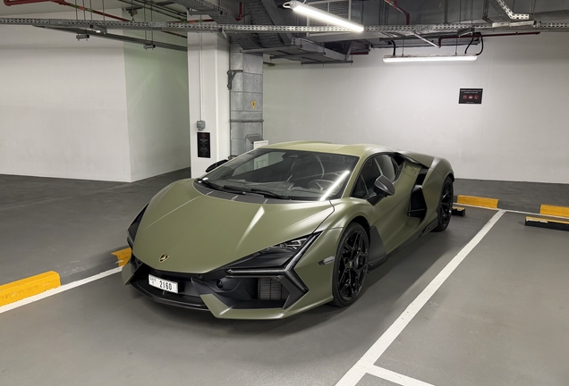 Lamborghini Revuelto