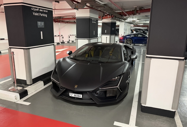 Lamborghini Revuelto
