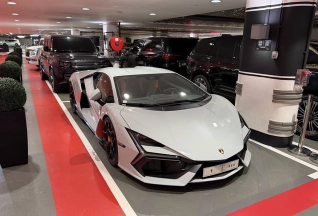 Lamborghini Revuelto