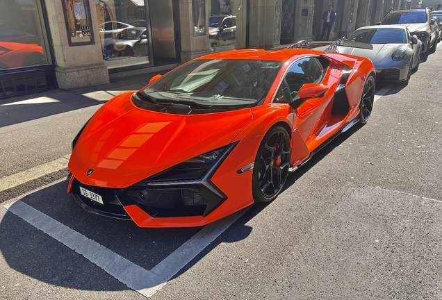 Lamborghini Revuelto