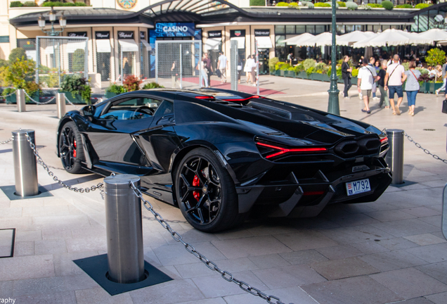Lamborghini Revuelto