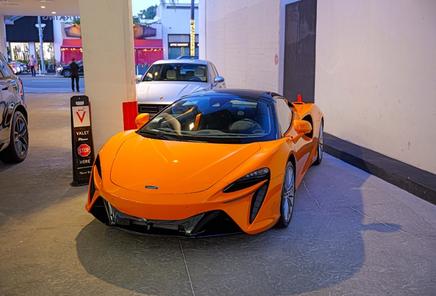 McLaren Artura Spider