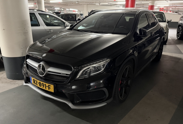 Mercedes-AMG GLA 45 X156