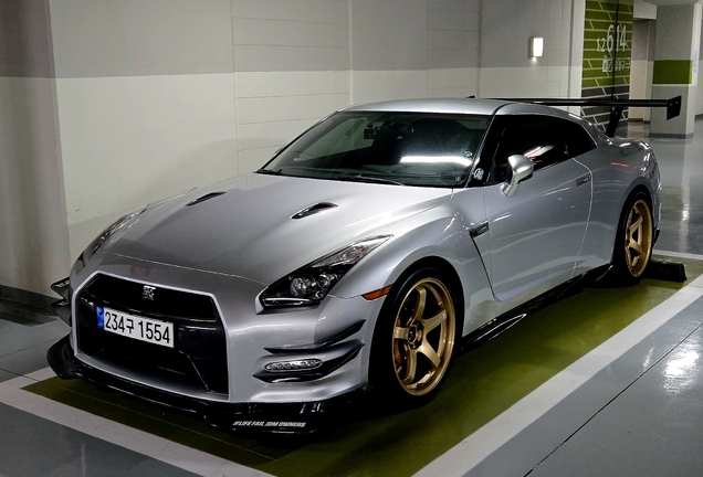Nissan GT-R 2011