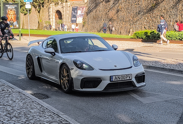 Porsche 718 Cayman GT4