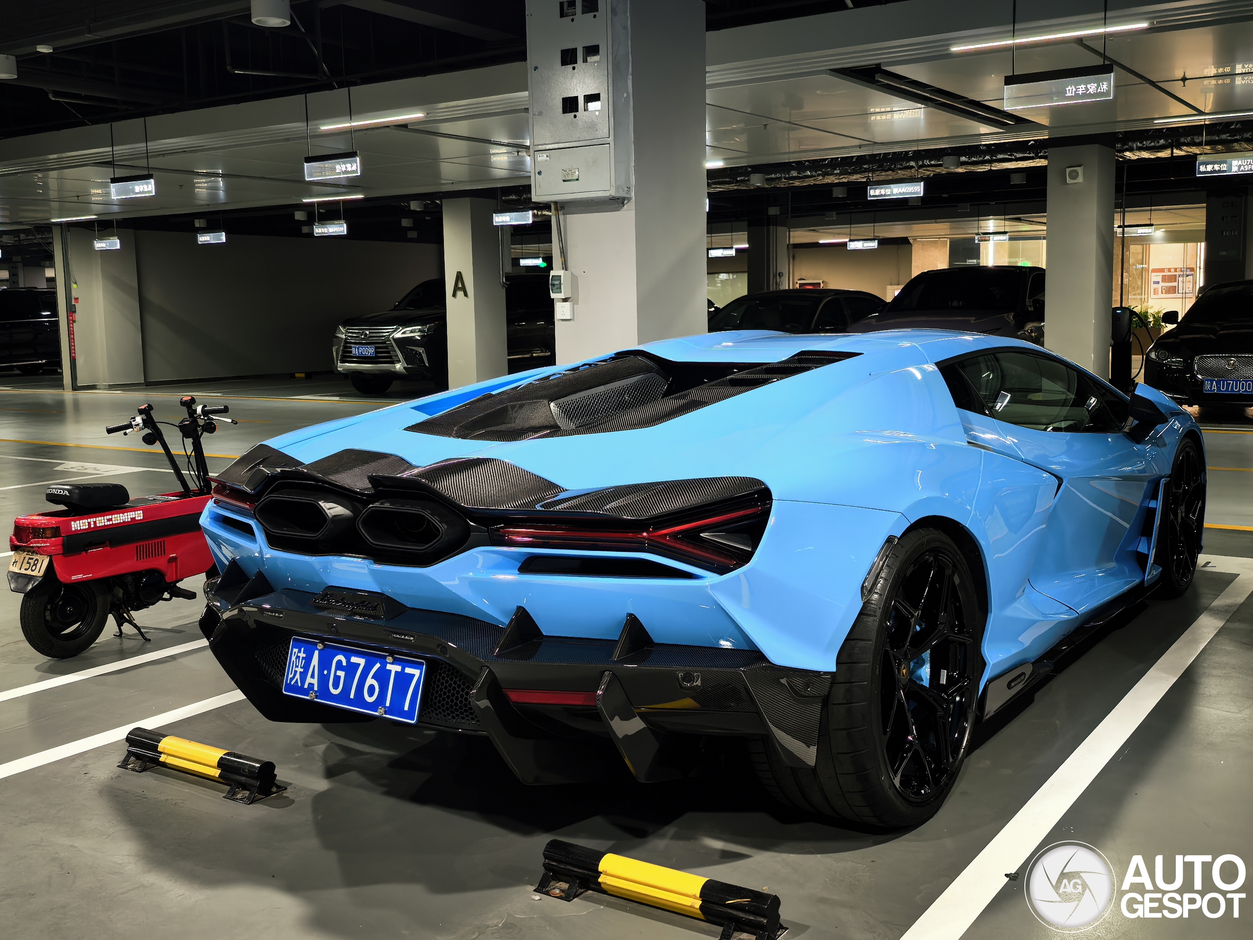 Lamborghini Revuelto