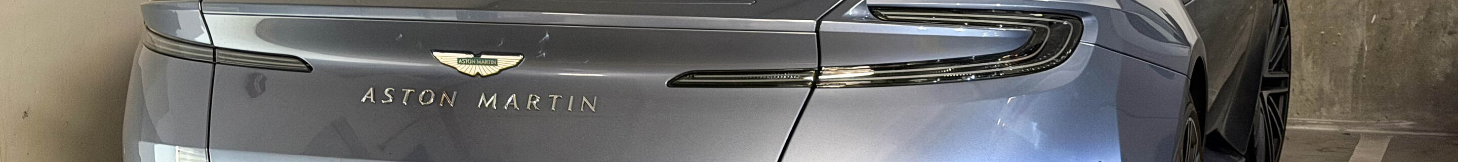 Aston Martin DB12 Volante