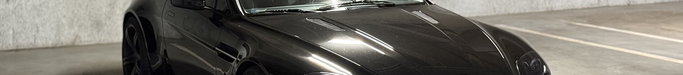 Aston Martin V8 Vantage Roadster