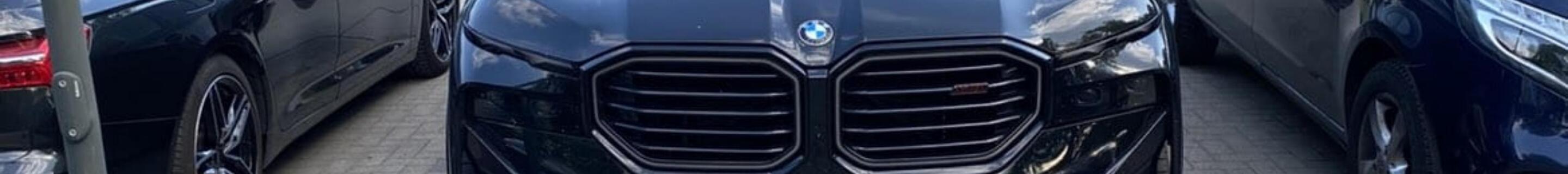 BMW XM G09 Label Red