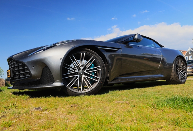 Aston Martin DB12 Volante