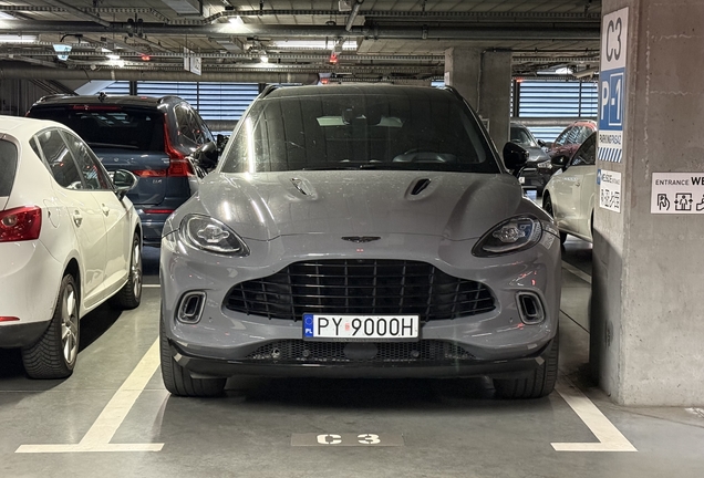 Aston Martin DBX