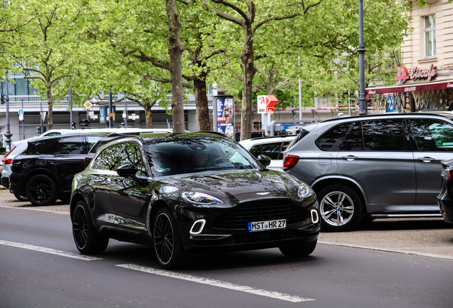 Aston Martin DBX