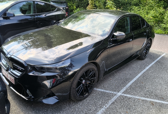 BMW M5 G90