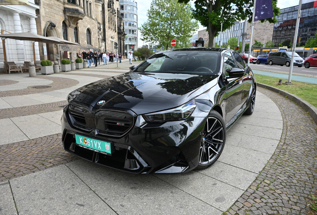 BMW M5 G90