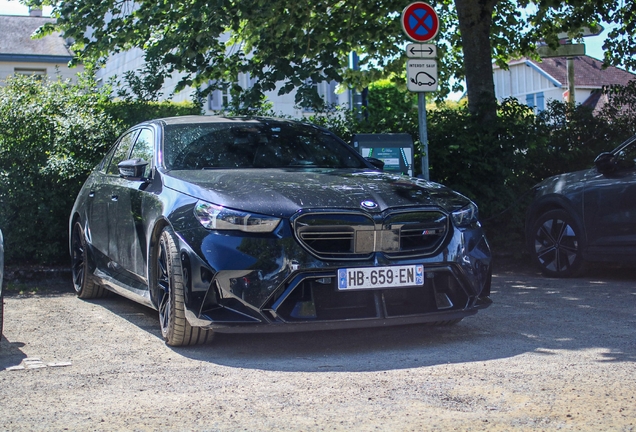 BMW M5 G90