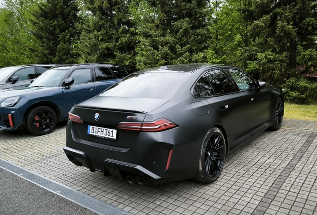 BMW M5 G90