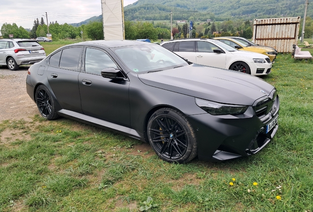 BMW M5 G90