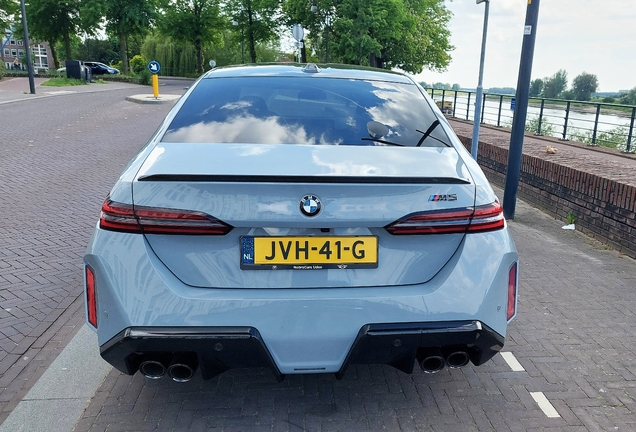 BMW M5 G90