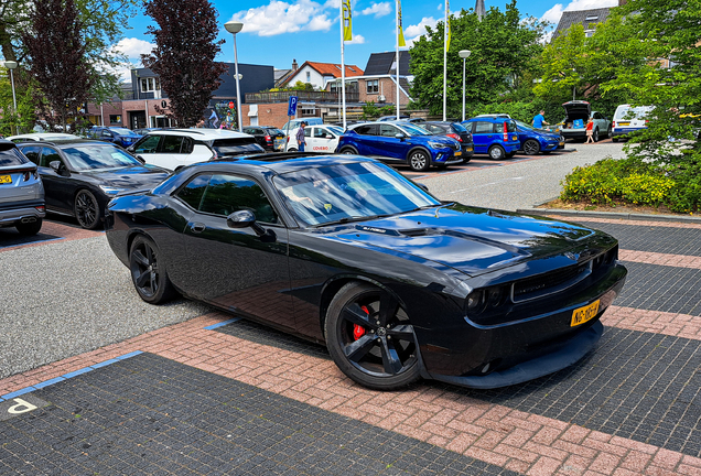 Dodge Challenger SRT-8