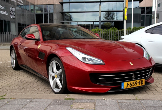 Ferrari GTC4Lusso T