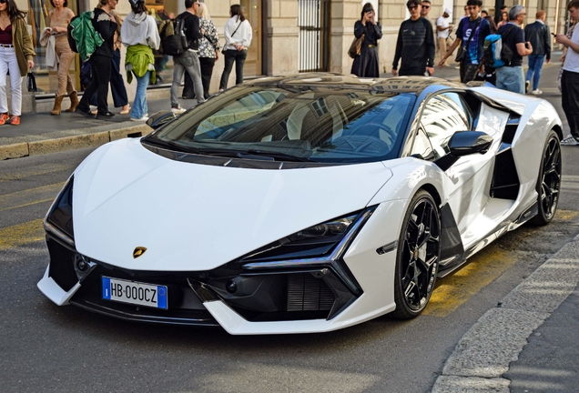 Lamborghini Revuelto