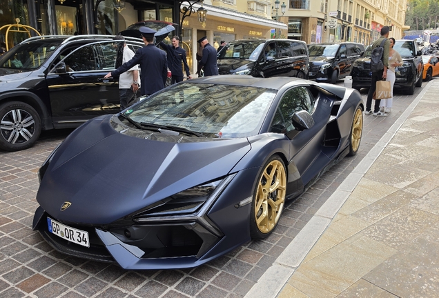 Lamborghini Revuelto