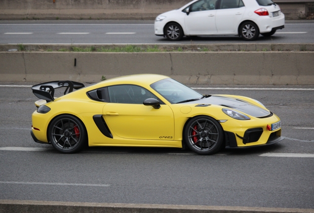 Porsche 718 Cayman GT4 RS Weissach Package