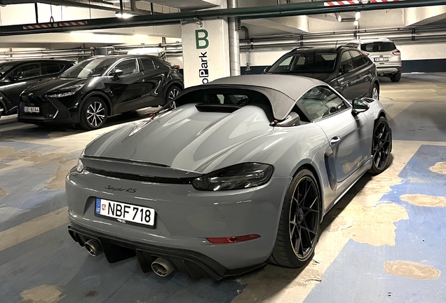Porsche 718 Spyder RS Weissach Package