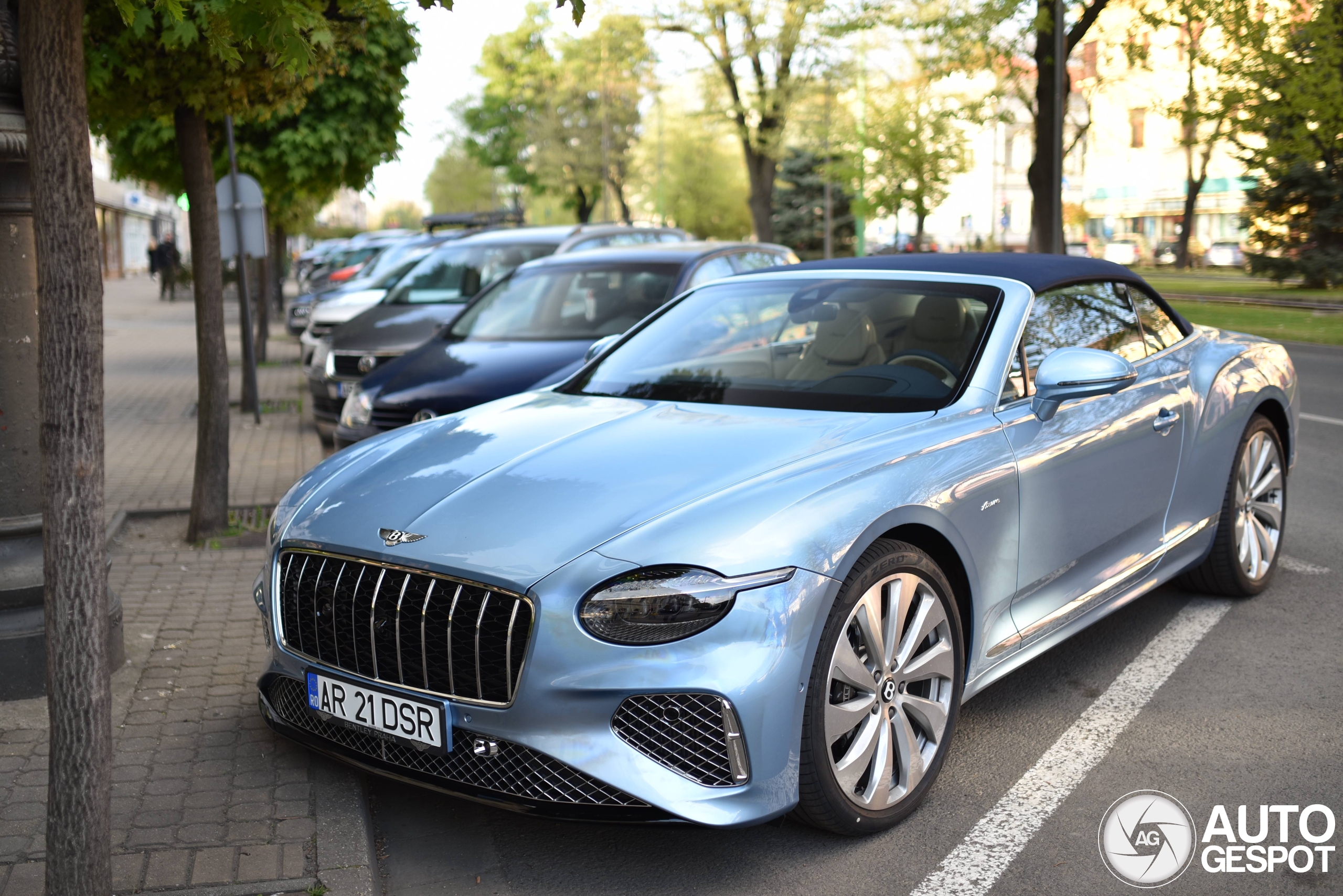 Bentley Continental GTC Azure 2025