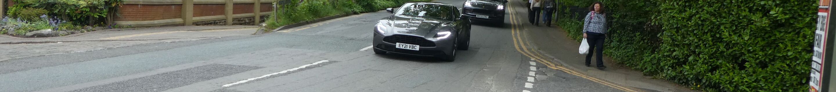 Aston Martin DB11 V8