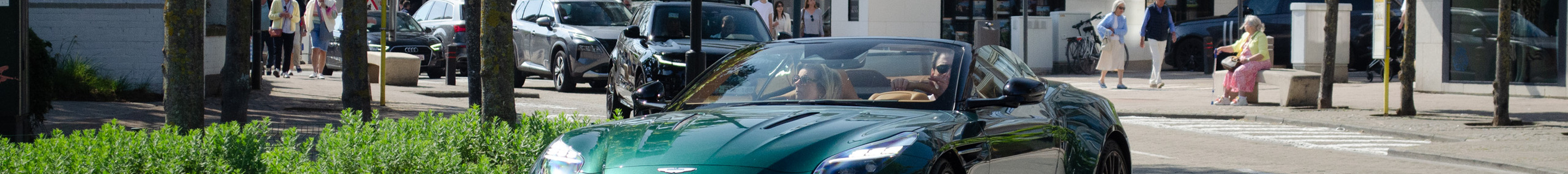 Aston Martin DB12 Volante