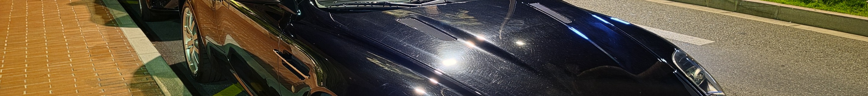 Aston Martin DB9