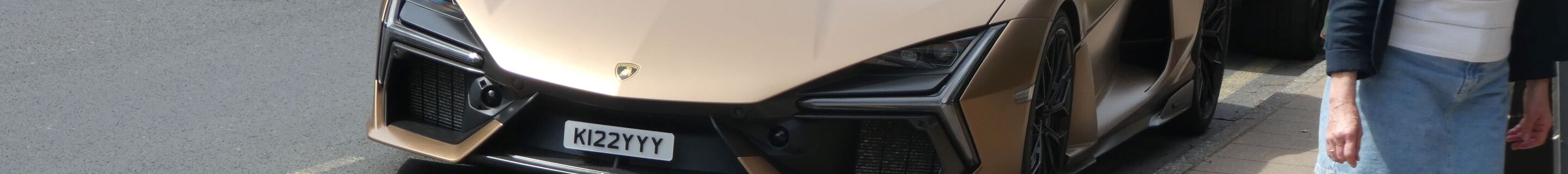 Lamborghini Revuelto