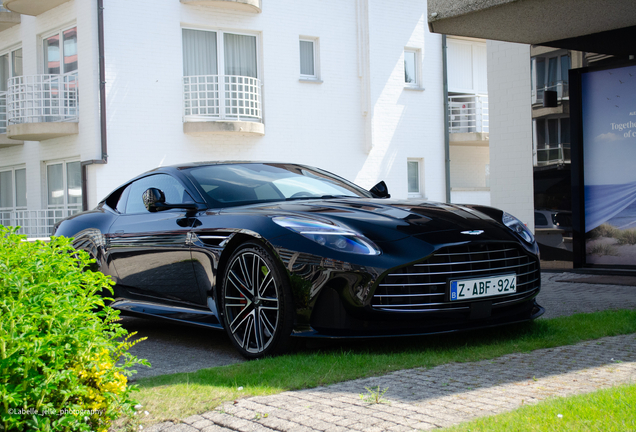 Aston Martin DB12
