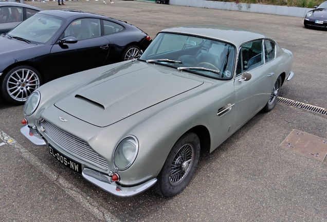 Aston Martin DB6 MKI