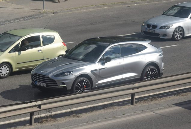 Aston Martin DBX707
