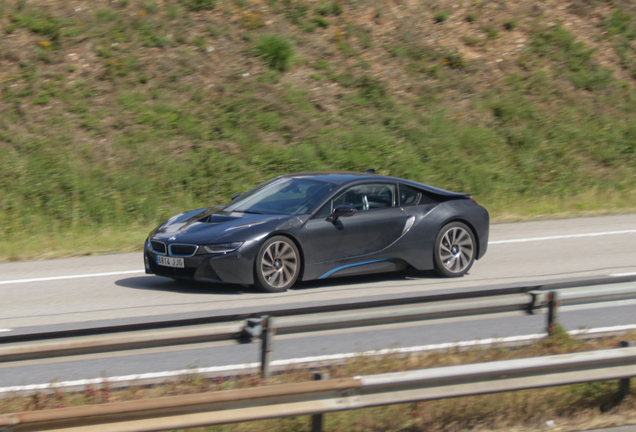 BMW i8