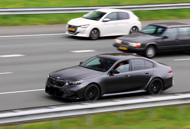 BMW M5 G90
