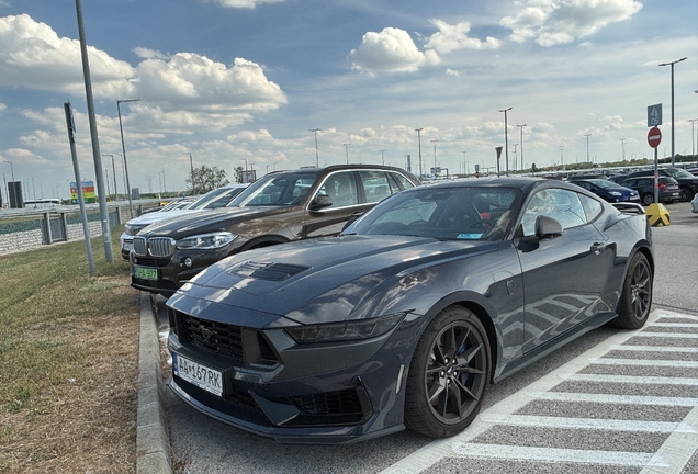 Ford Mustang Dark Horse 2024