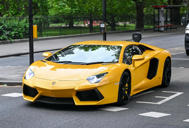Lamborghini Aventador LP700-4