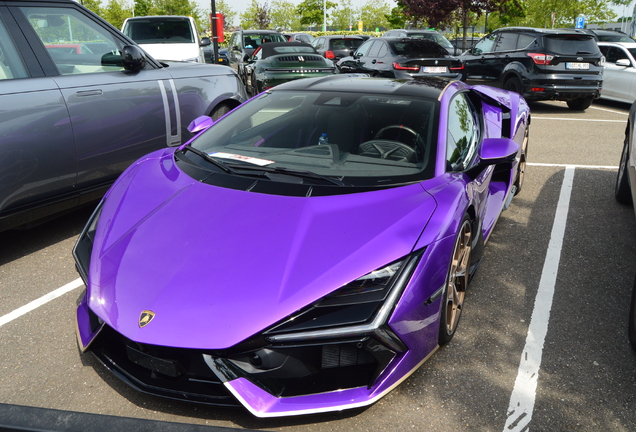 Lamborghini Revuelto