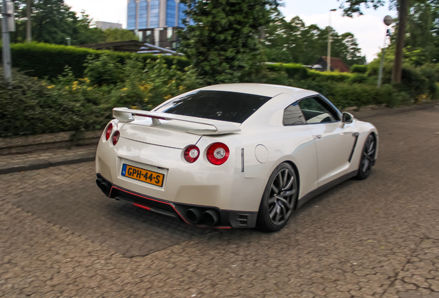 Nissan GT-R 2012