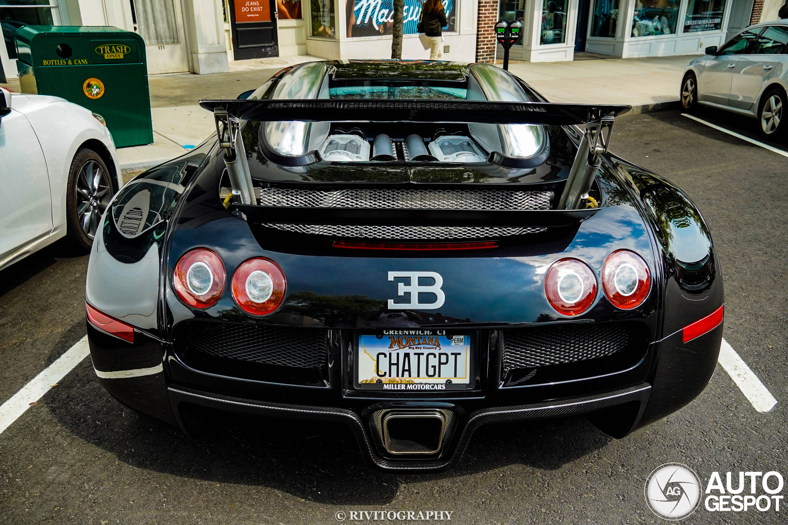 Bugatti Veyron met een opvallend kenteken